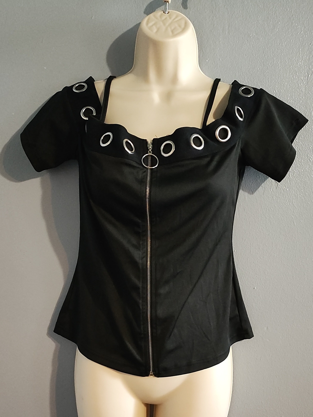 DressFo Cold Shoulder Black Grommet Zip-Front Short Sleeve Top